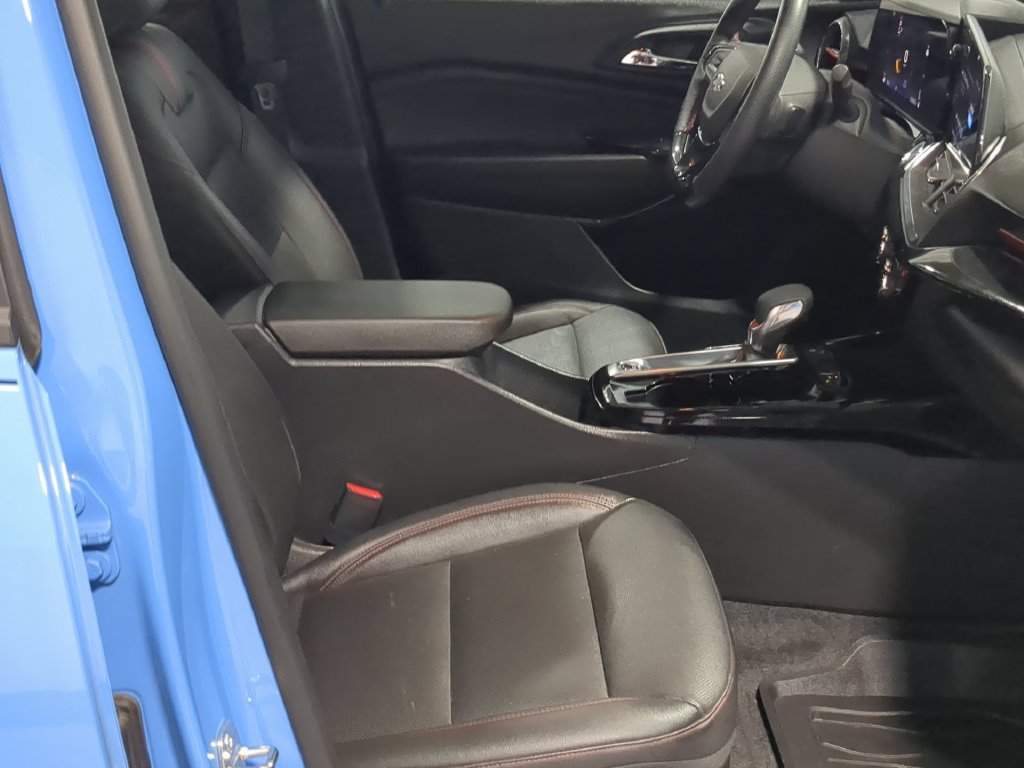 Used 2024 Chevrolet Trax RS w/ Driver Confidence Package FWD image 21