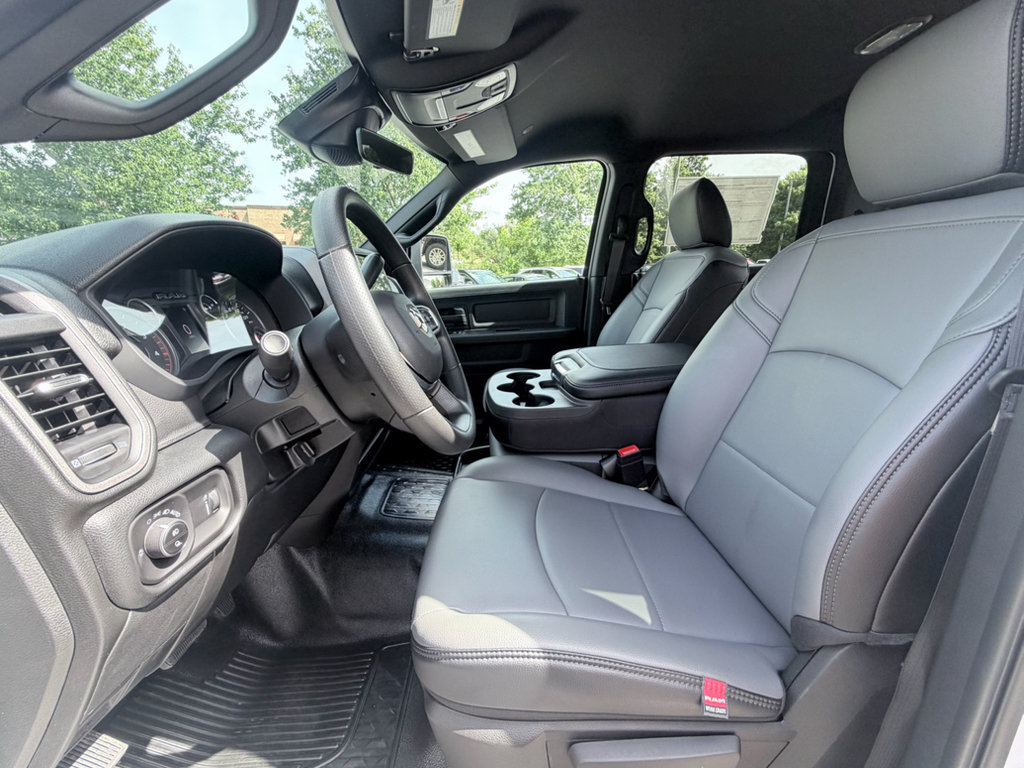 New 2026 RAM 3500 Tradesman AWD/4WD image 17