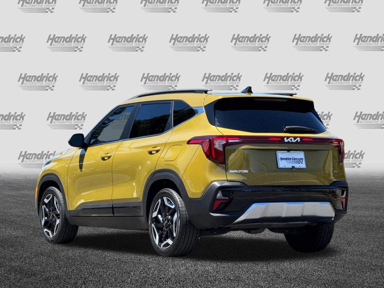 Used 2024 Kia Seltos SX w/ SX Sunroof Package AWD/4WD image 7