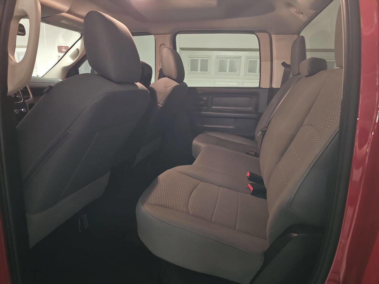 Used 2018 RAM 2500 Tradesman w/ Chrome Appearance Group image 18