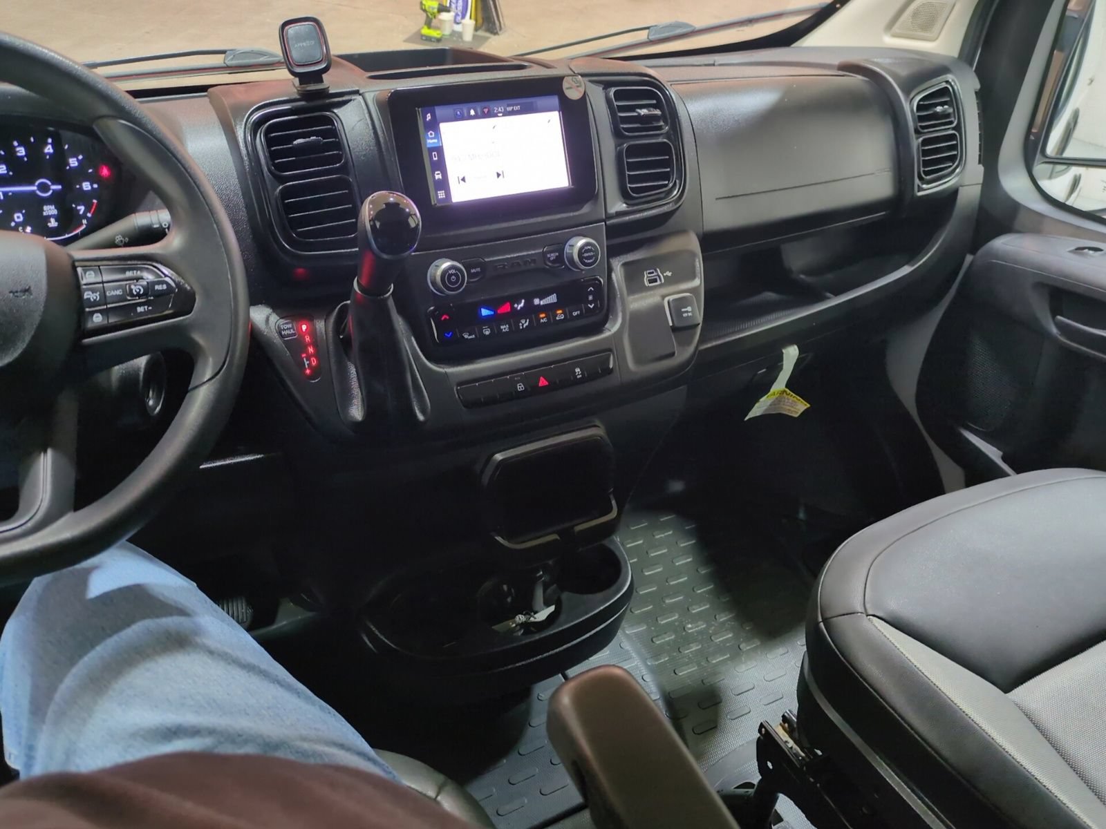 Used 2025 RAM ProMaster 2500 w/ Convenience Group FWD image 21