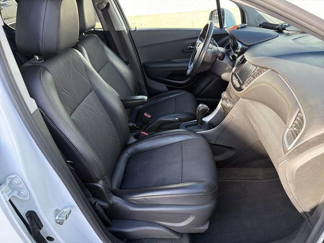 Used 2021 Chevrolet Trax LT w/ LT Convenience Package image 25