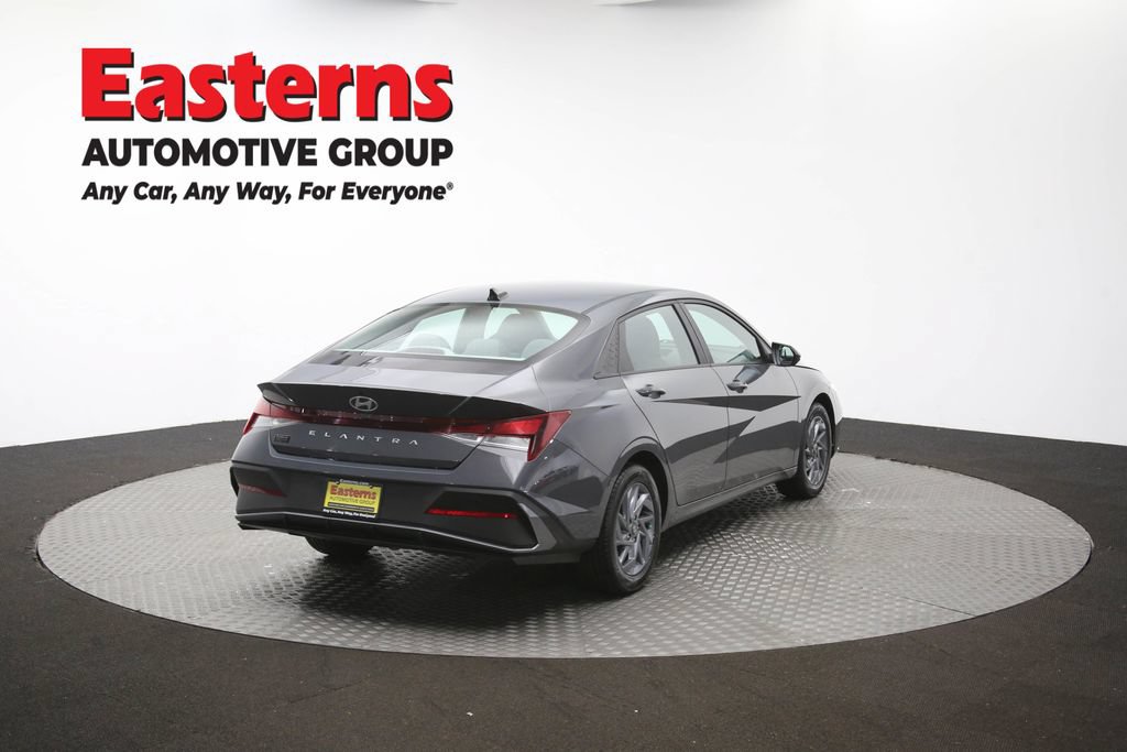 Used 2024 Hyundai Elantra SEL FWD image 38