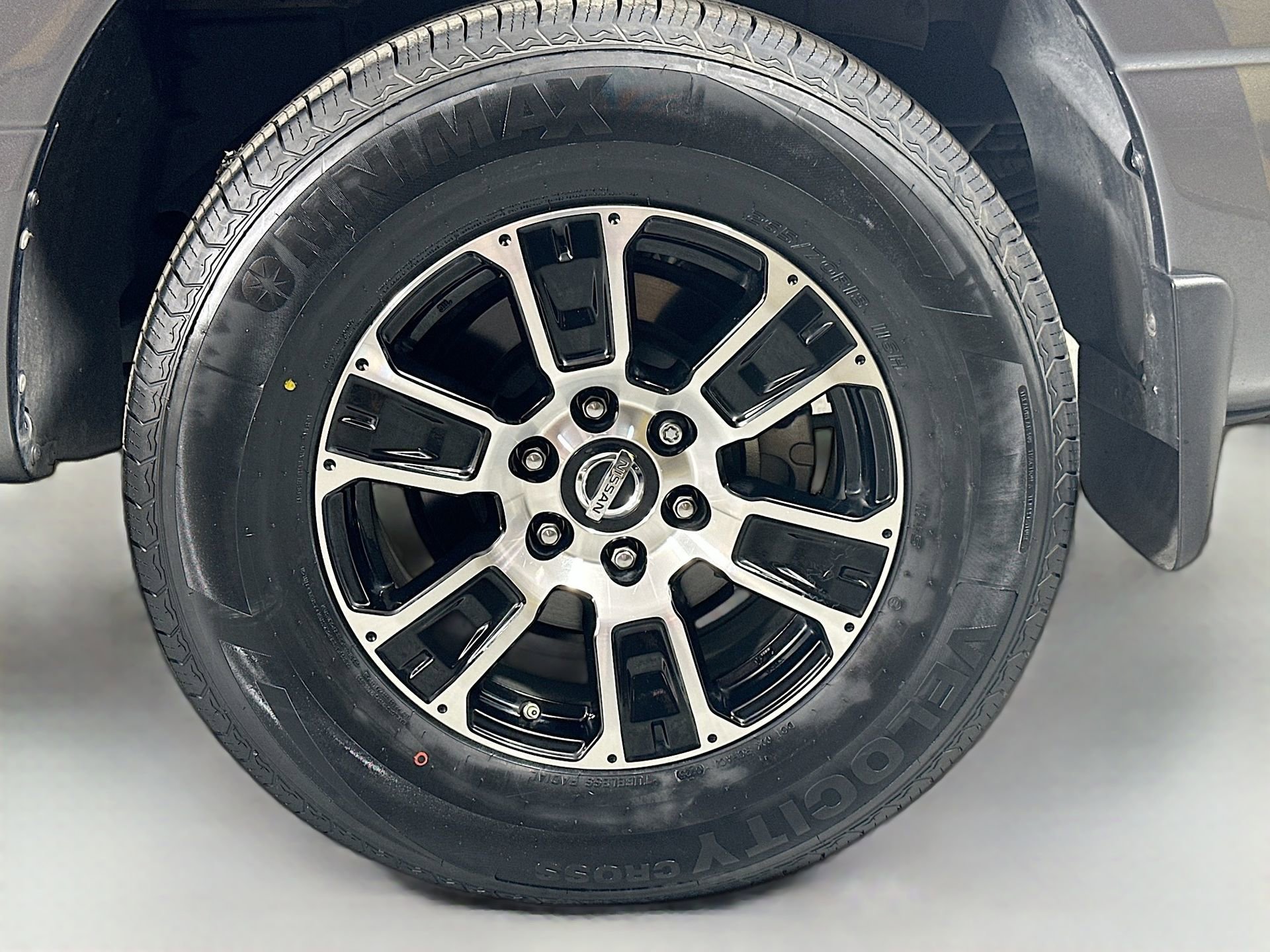 Used 2022 Nissan Titan SV w/ SV Convenience Package image 33