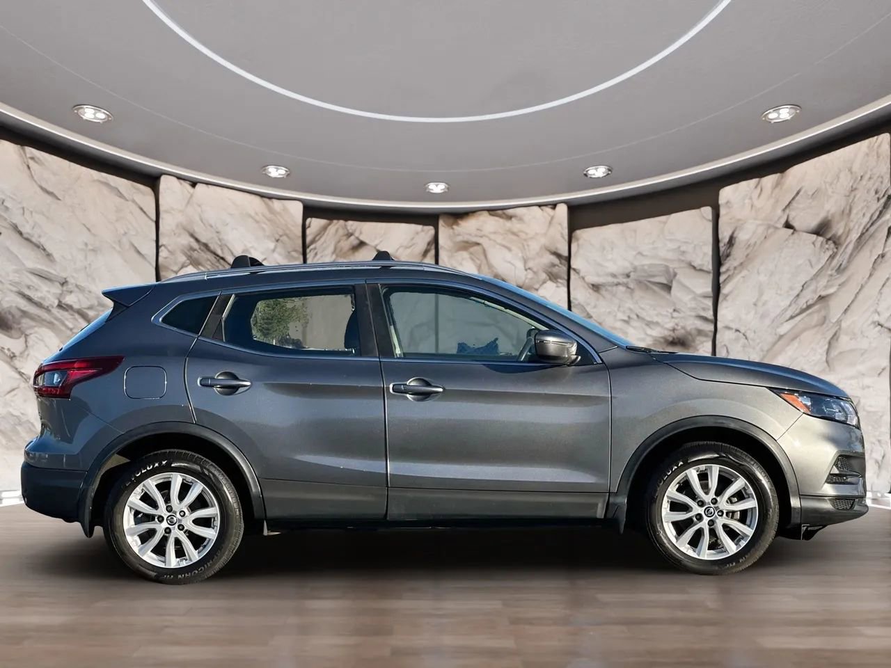 Used 2020 Nissan Rogue Sport SV image 6