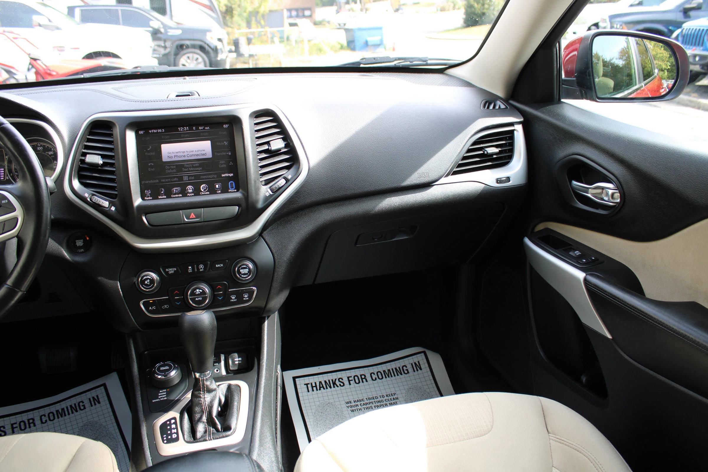 Used 2017 Jeep Cherokee Latitude w/ Comfort/Convenience Group image 13