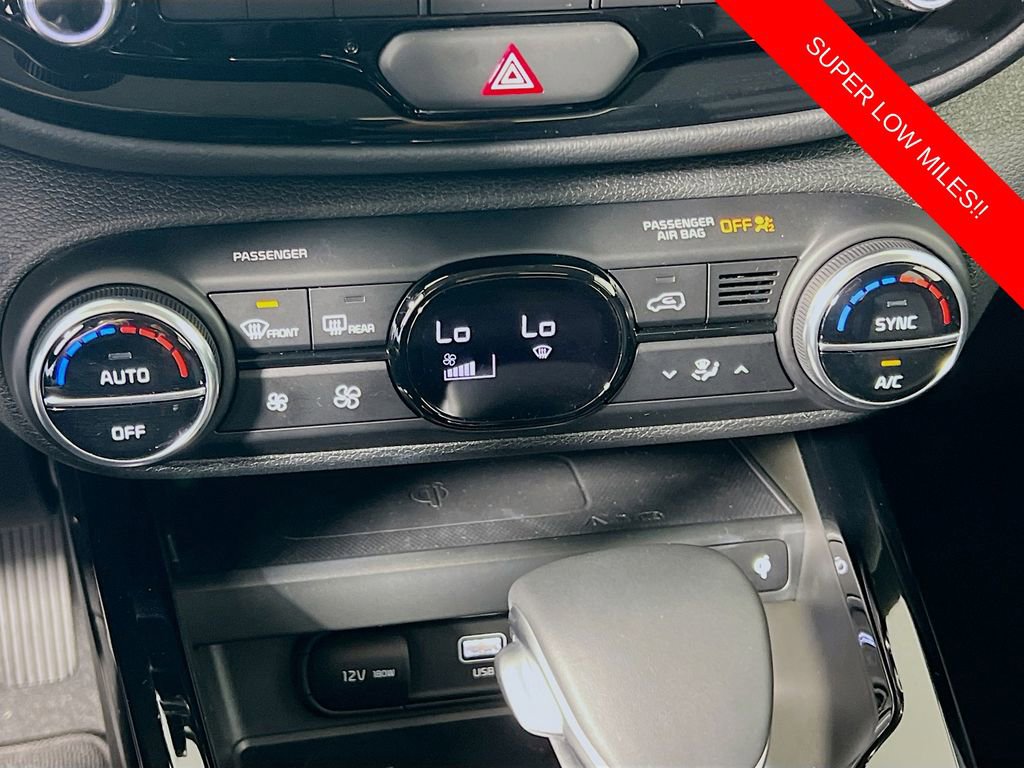 Certified 2025 Kia Soul EX image 17