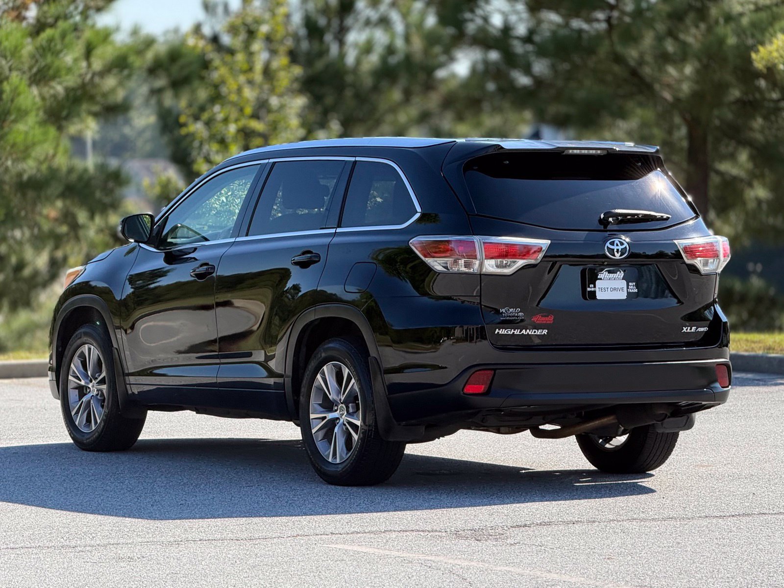 Used 2015 Toyota Highlander XLE AWD/4WD image 10