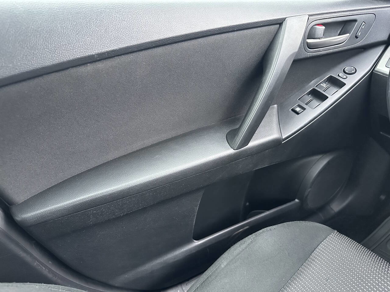 Used 2012 MAZDA MAZDA3 i Touring image 35