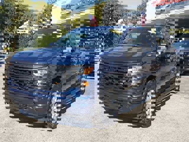 Used 2023 Chevrolet Silverado 1500 Custom image 3