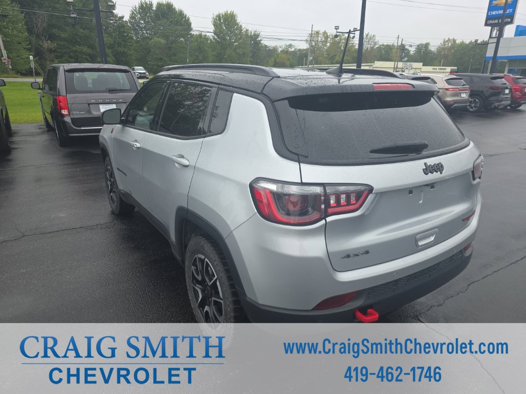 Used 2025 Jeep Compass Trailhawk AWD/4WD image 3