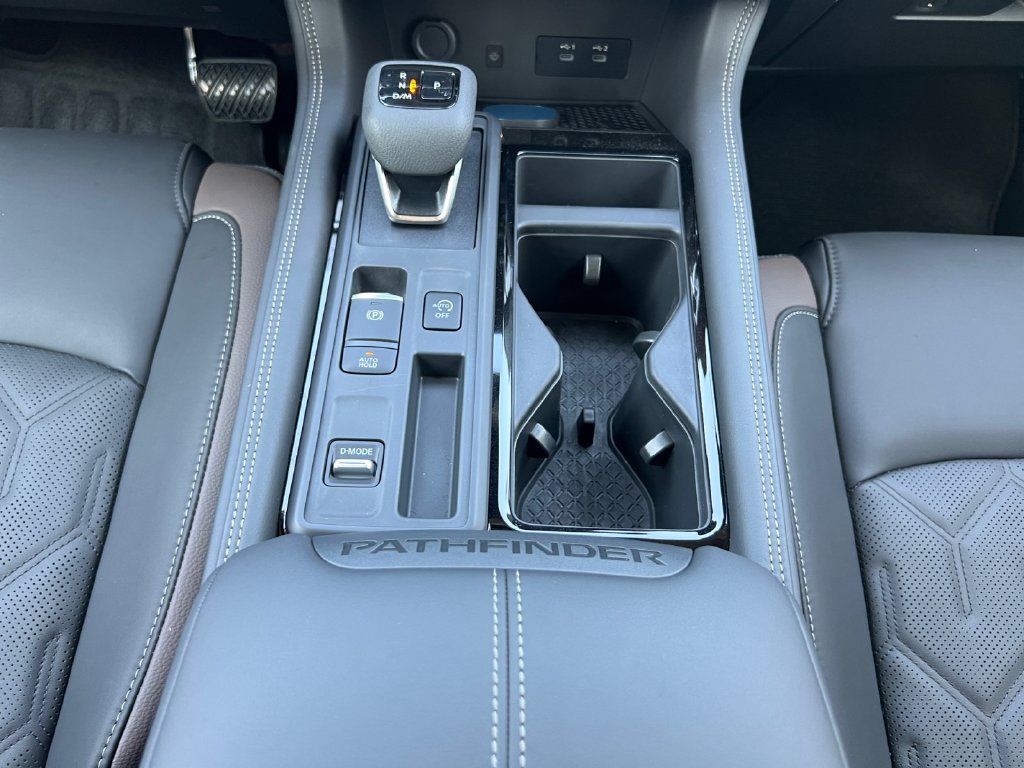 New 2026 Nissan Pathfinder Platinum FWD image 12