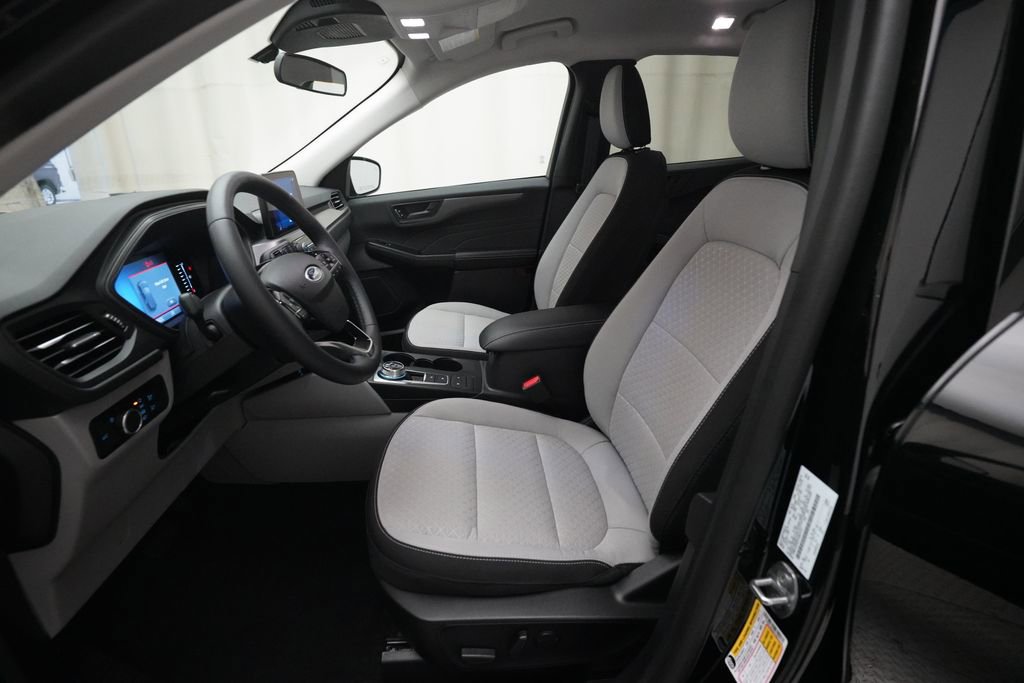 Used 2023 Ford Escape Active w/ Cold Weather Package FWD image 7