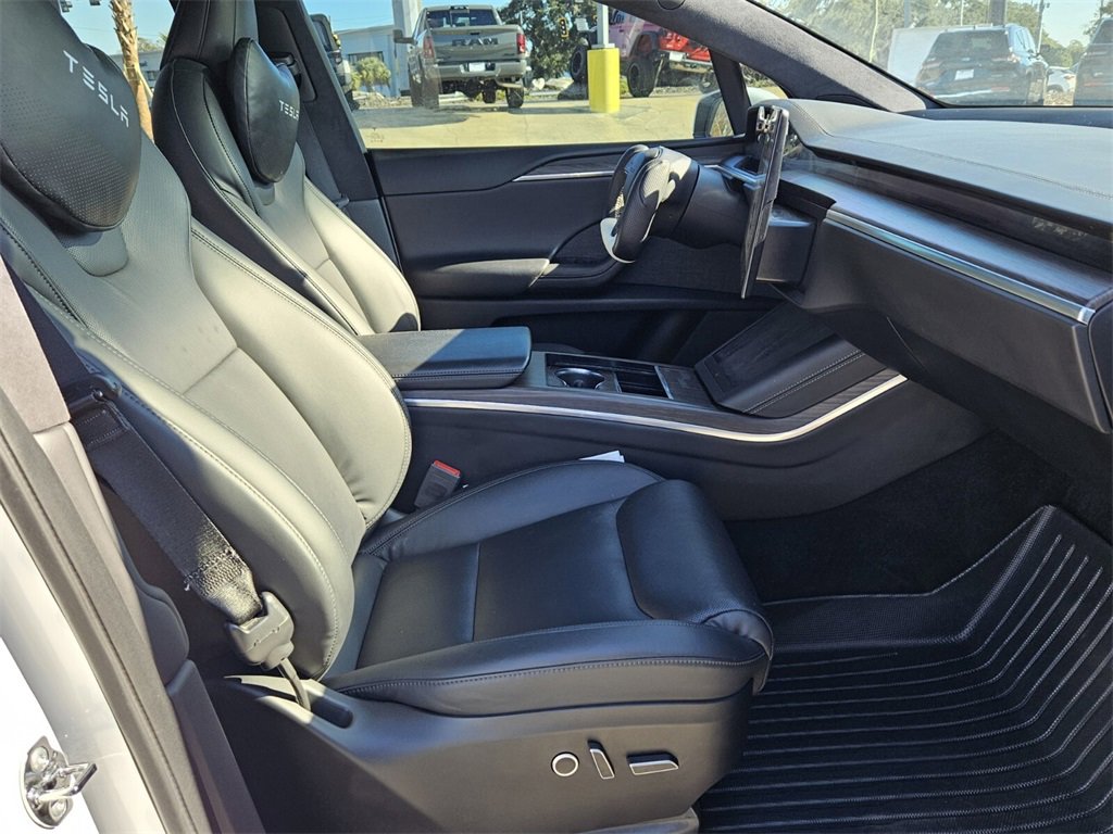 Used 2022 Tesla Model X image 15