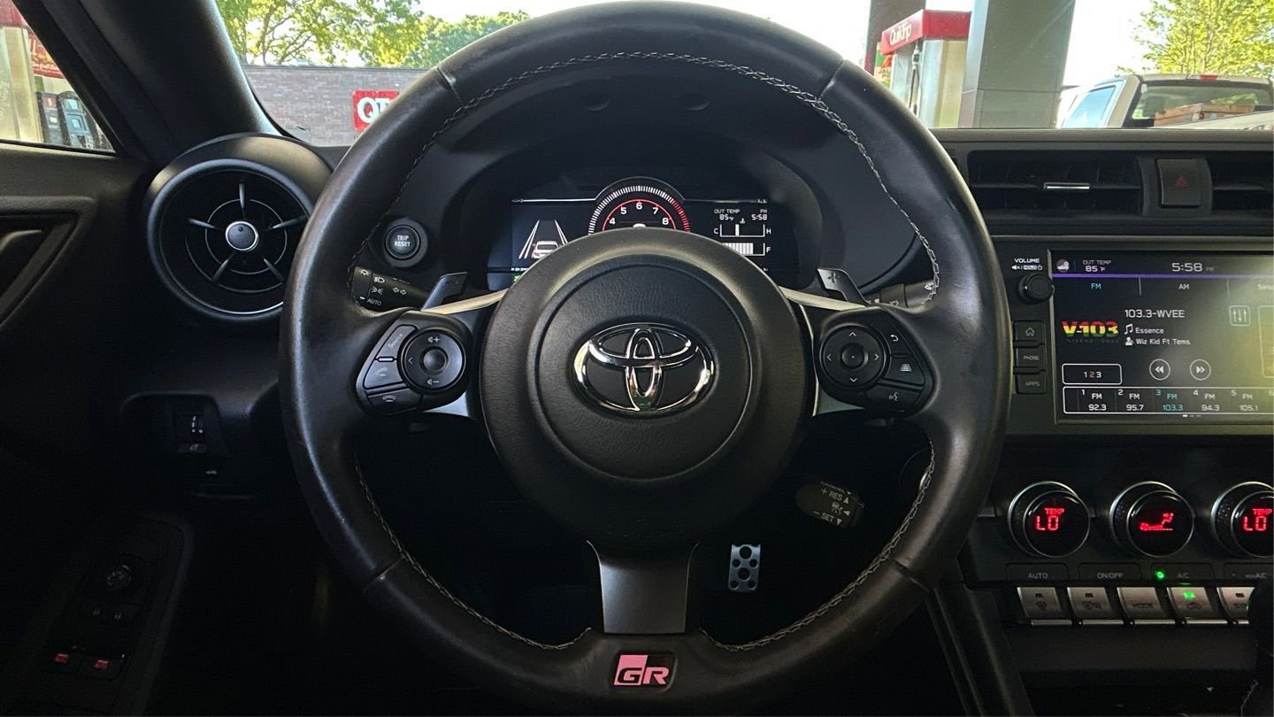 Used 2022 Toyota GR86 Premium w/ ALL Weather Mat Package (TMS) image 15