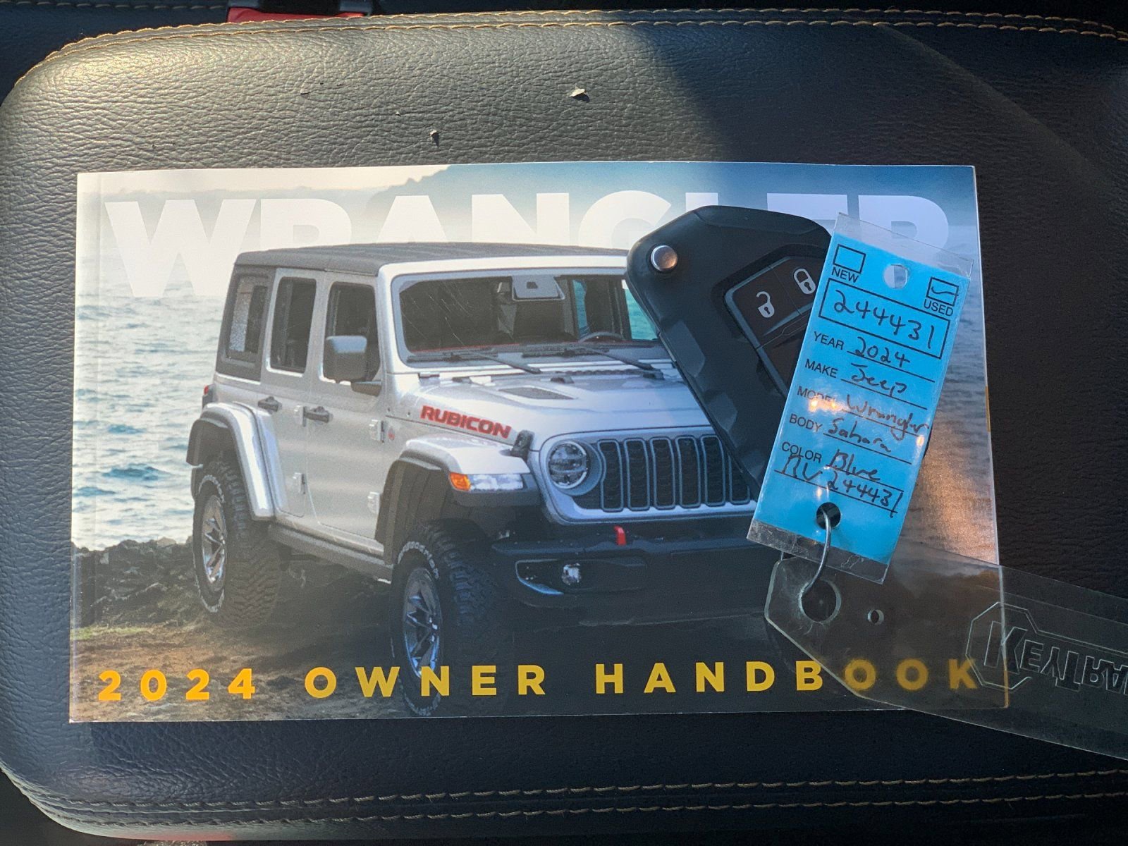 Used 2024 Jeep Wrangler Sahara w/ Technology Group image 10