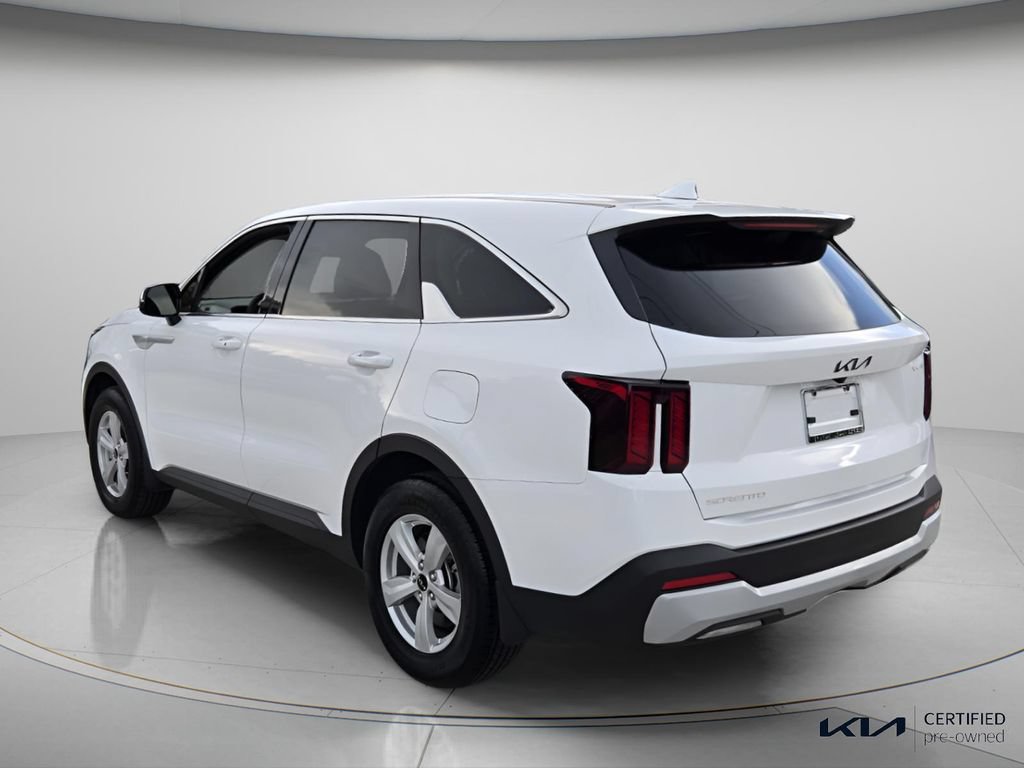 Certified 2026 Kia Sorento LX FWD image 8