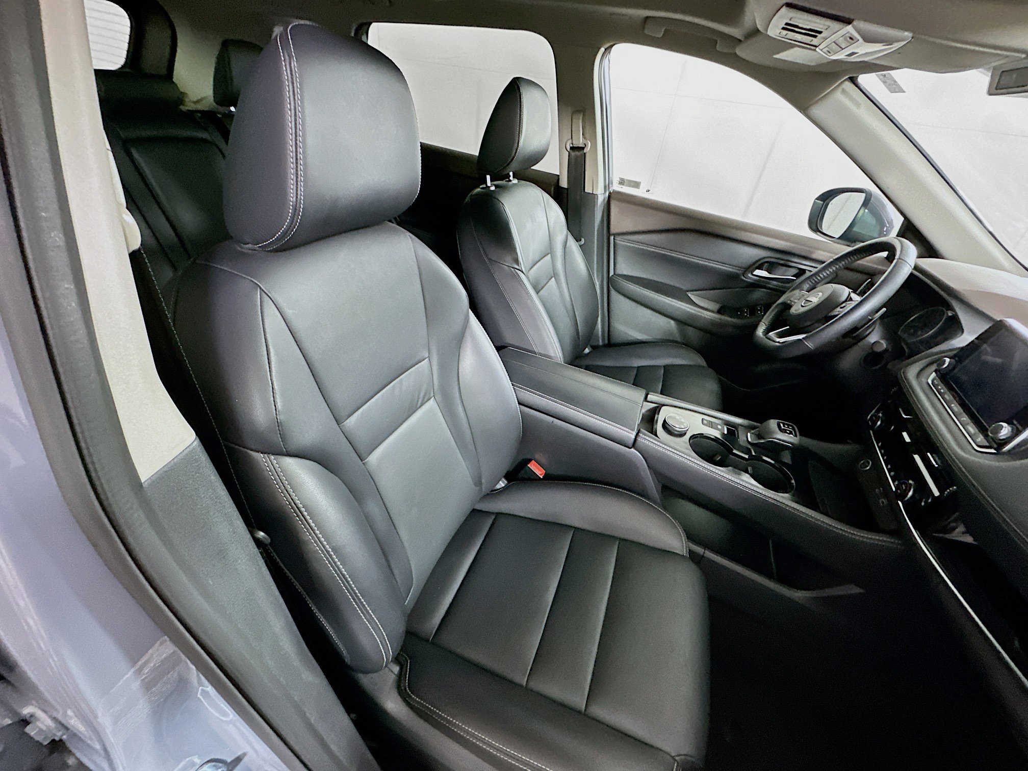 Used 2023 Nissan Rogue SL AWD/4WD image 31