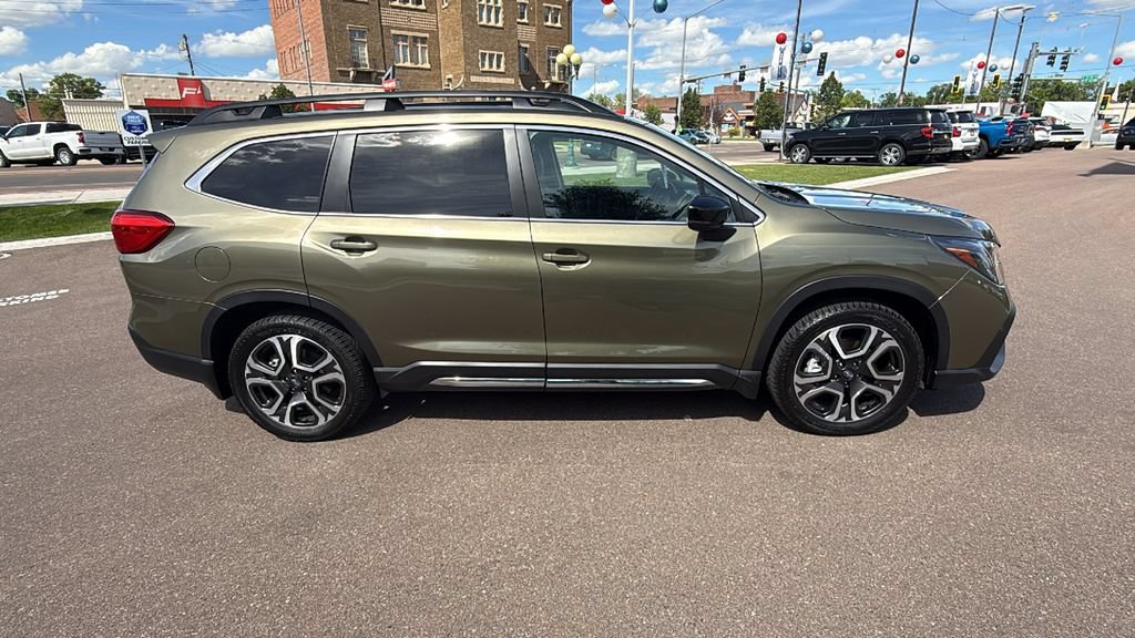 Certified 2024 Subaru Ascent Limited w/ Technology Package AWD/4WD image 4