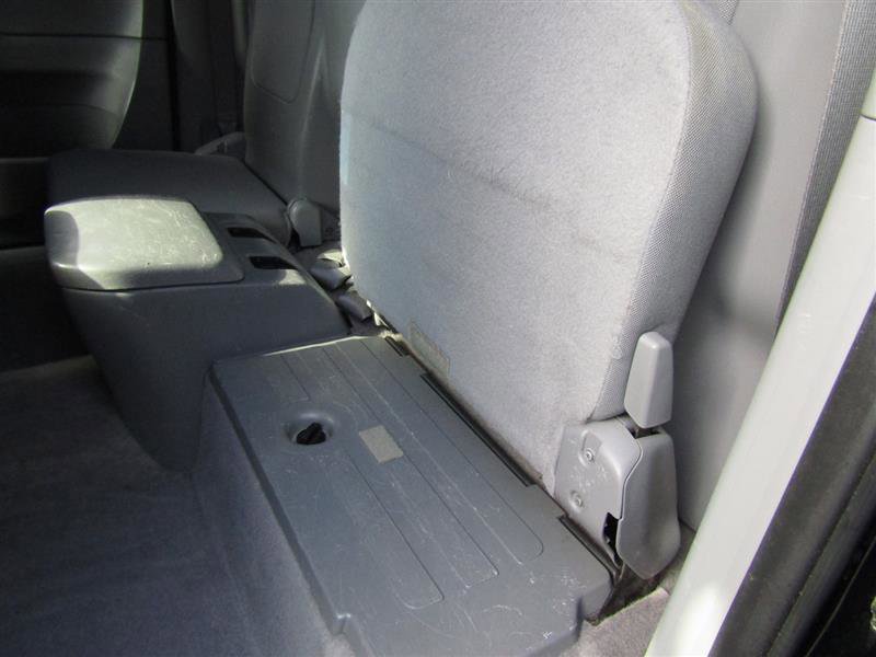Used 2011 Toyota Tacoma 4x4 Access Cab V6 w/ TRD Sport Pkg image 27