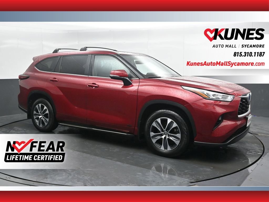 Used 2024 Toyota Highlander XLE image 1