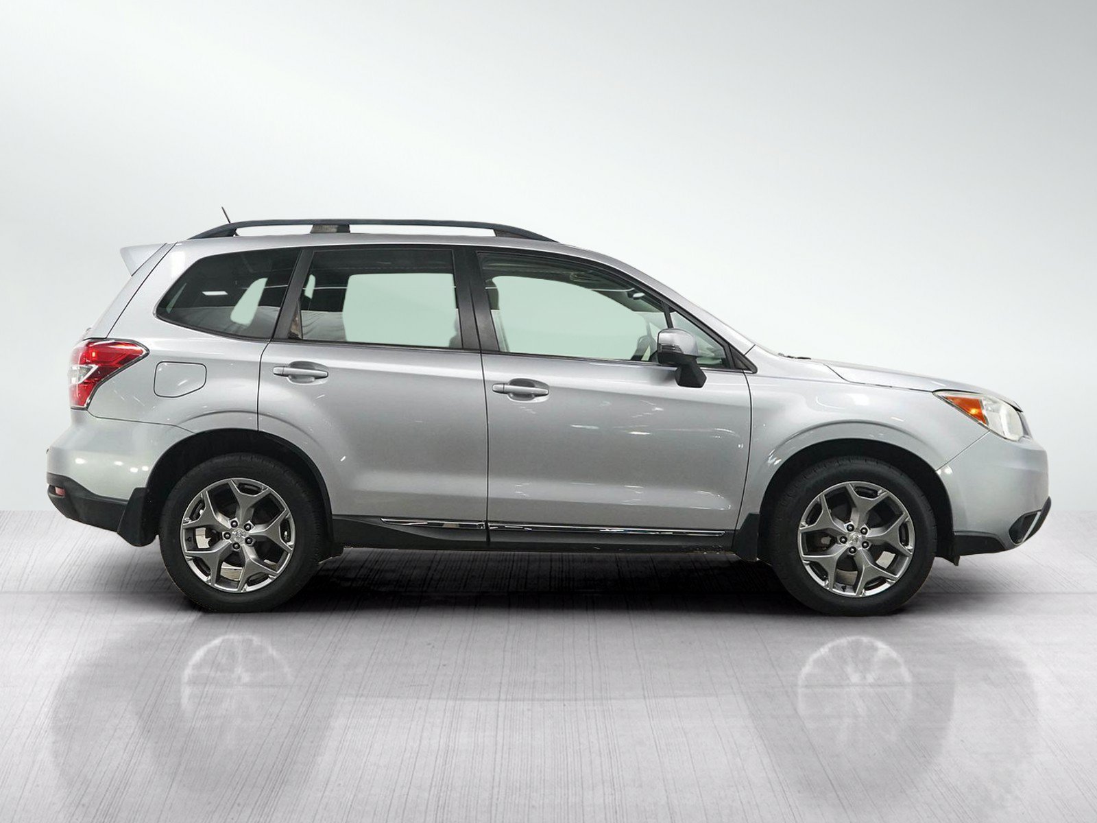 Used 2015 Subaru Forester 2.5i Touring w/ Eyesight & Navigation System AWD/4WD image 6