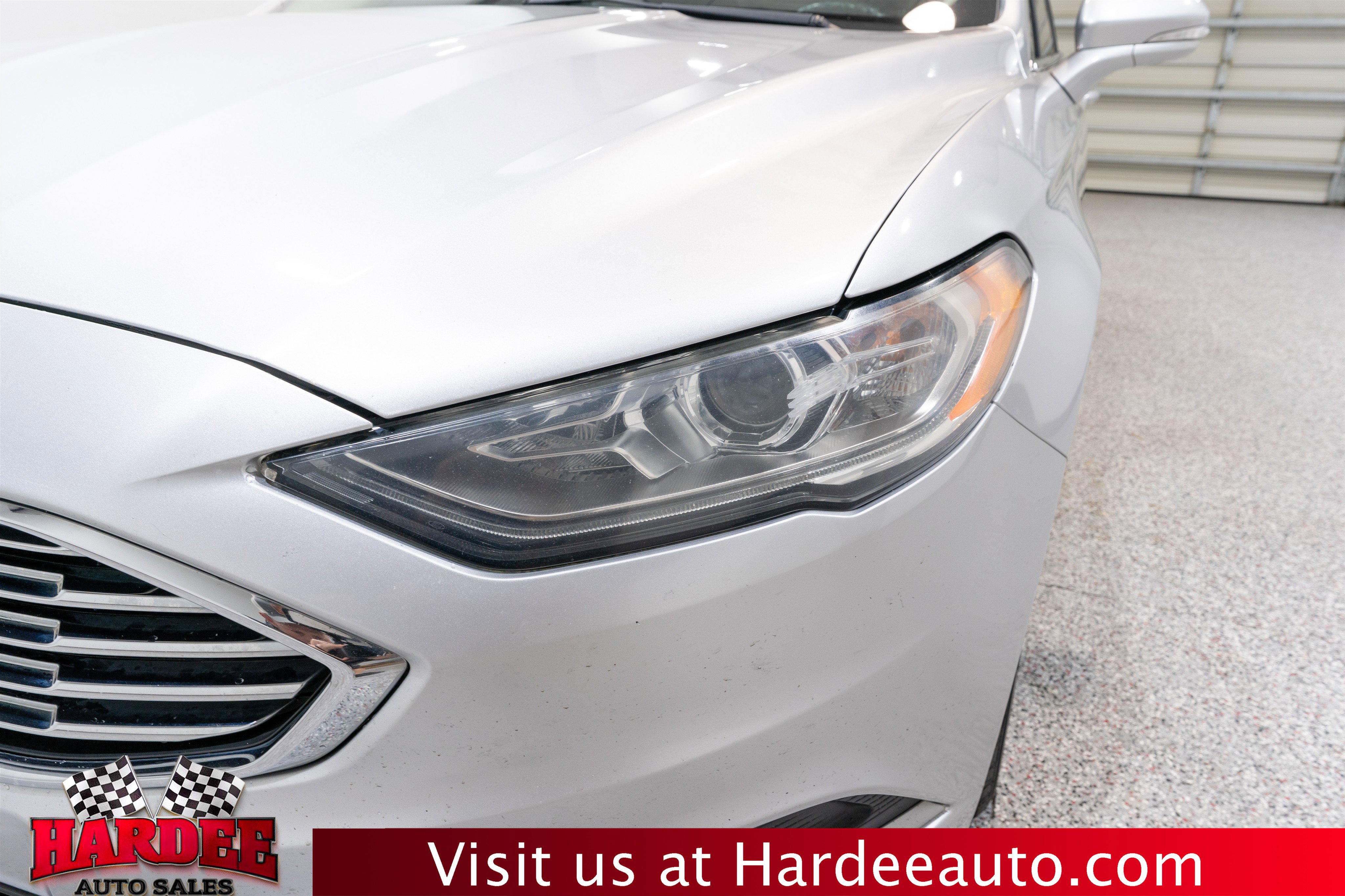 Used 2018 Ford Fusion SE FWD image 8