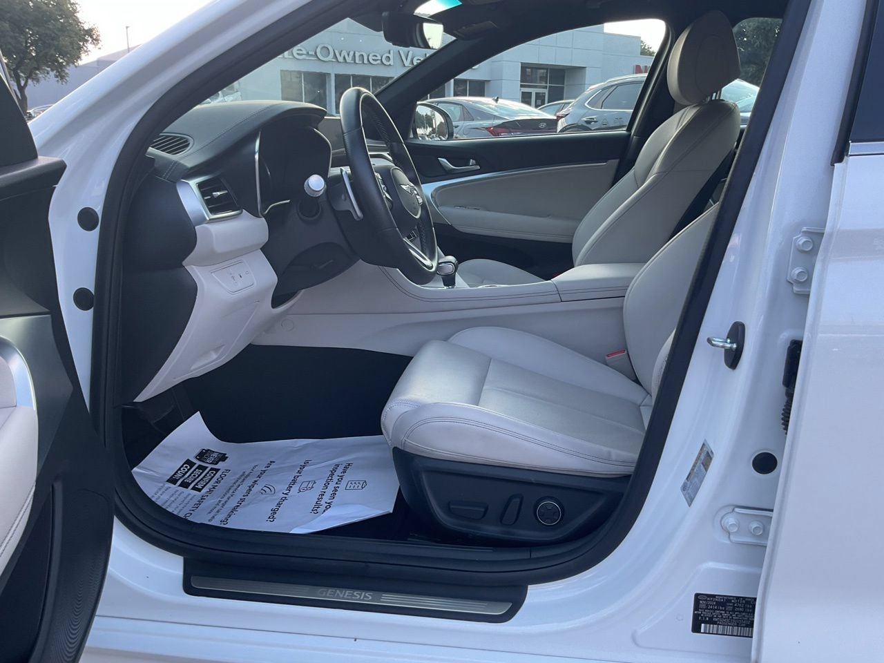 Used 2025 Genesis G70 2.5T RWD image 8