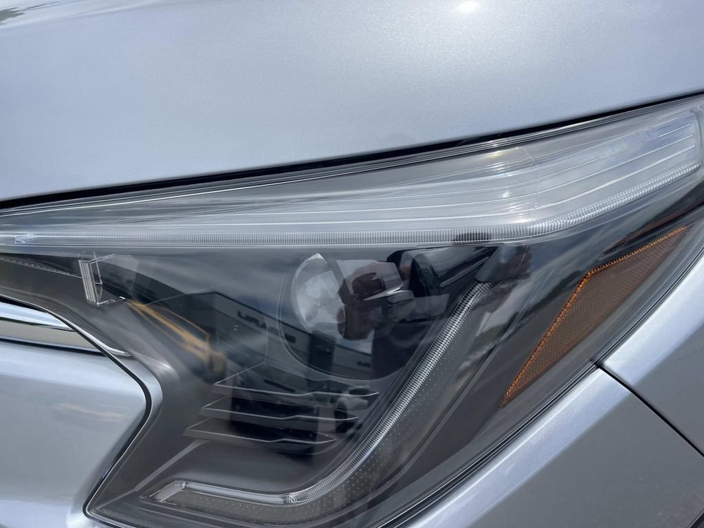 Certified 2025 Subaru Ascent Touring AWD/4WD image 9