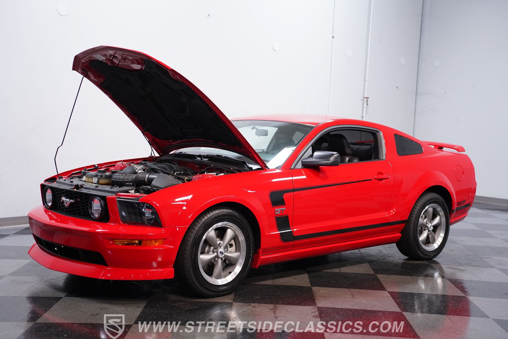 Used 2005 Ford Mustang GT RWD image 25