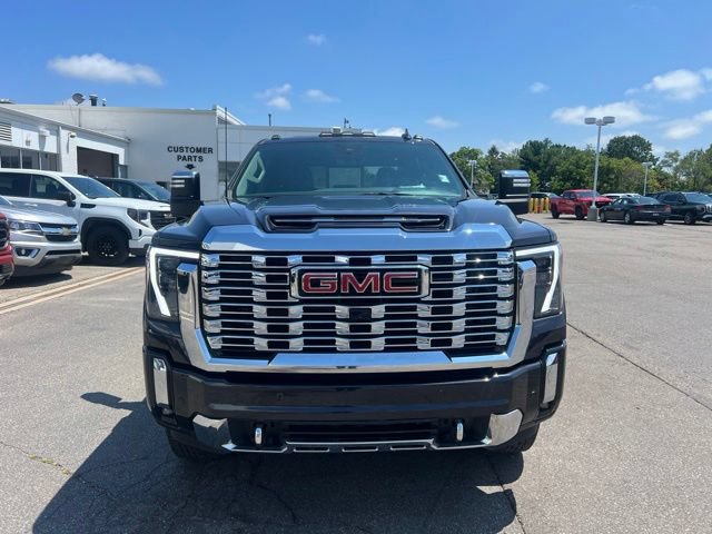Used 2024 GMC Sierra 2500 Denali w/ Denali Reserve Package AWD/4WD image 2