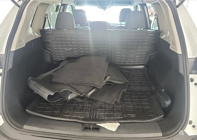 Used 2023 Nissan Rogue S image 14