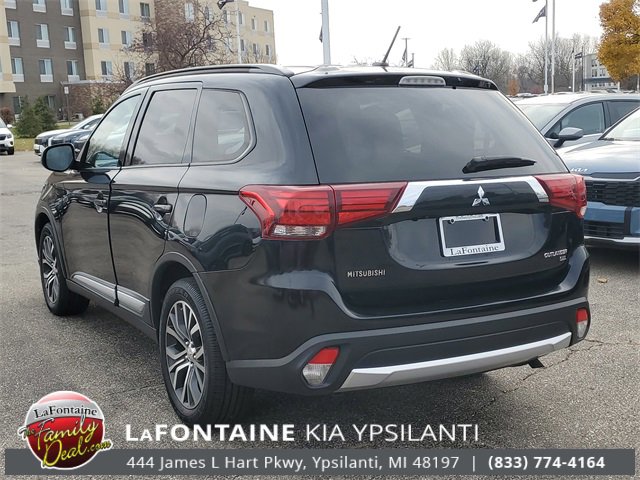 Used 2016 Mitsubishi Outlander SEL image 6