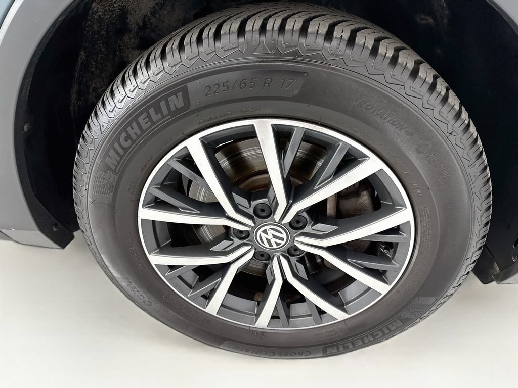 Used 2020 Volkswagen Tiguan SE AWD/4WD image 30
