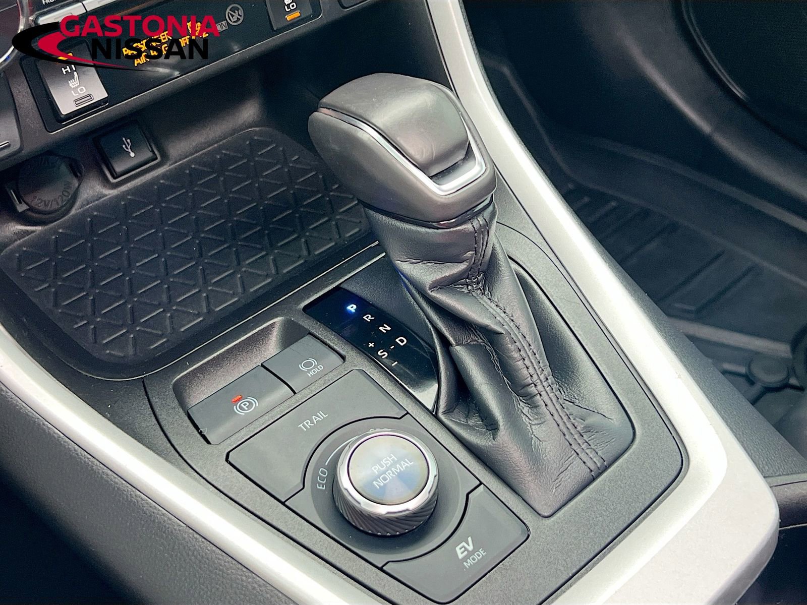 Used 2022 Toyota RAV4 XSE image 22