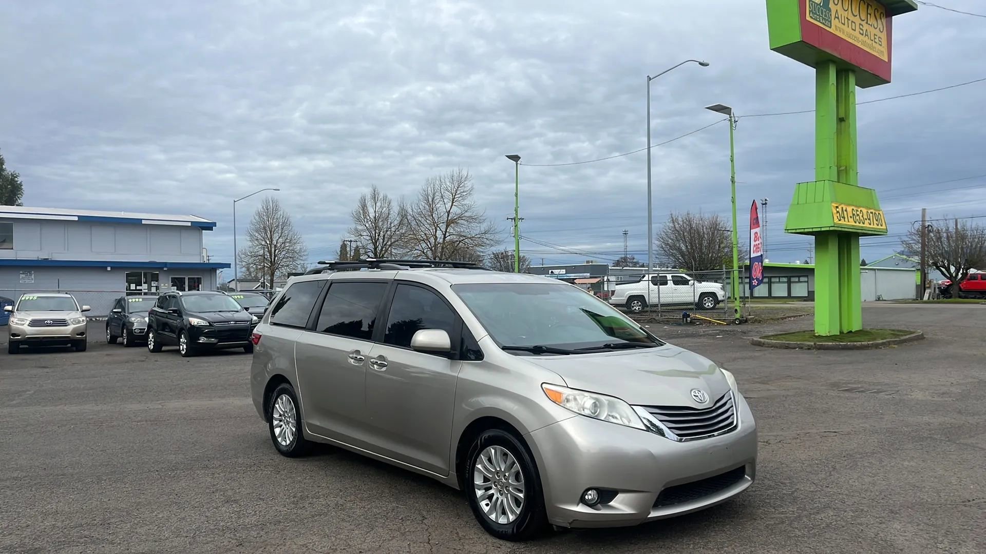 Used 2015 Toyota Sienna XLE Premium