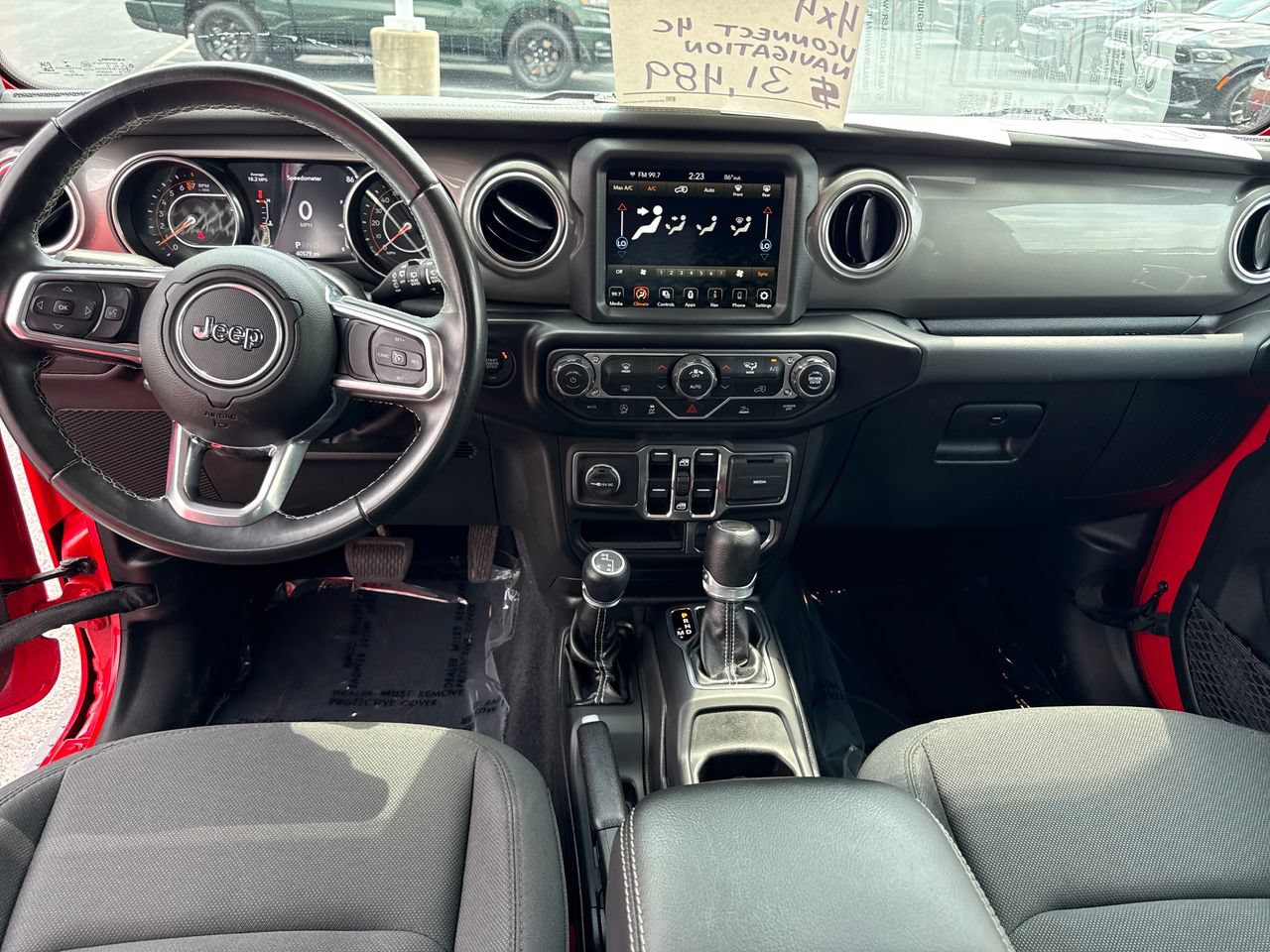 Used 2022 Jeep Wrangler Unlimited Sahara AWD/4WD image 13