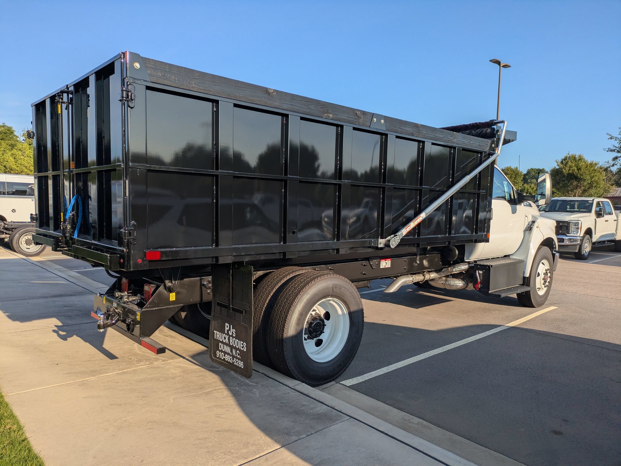 New 2027 Ford F750 2WD Regular Cab Super Duty image 3