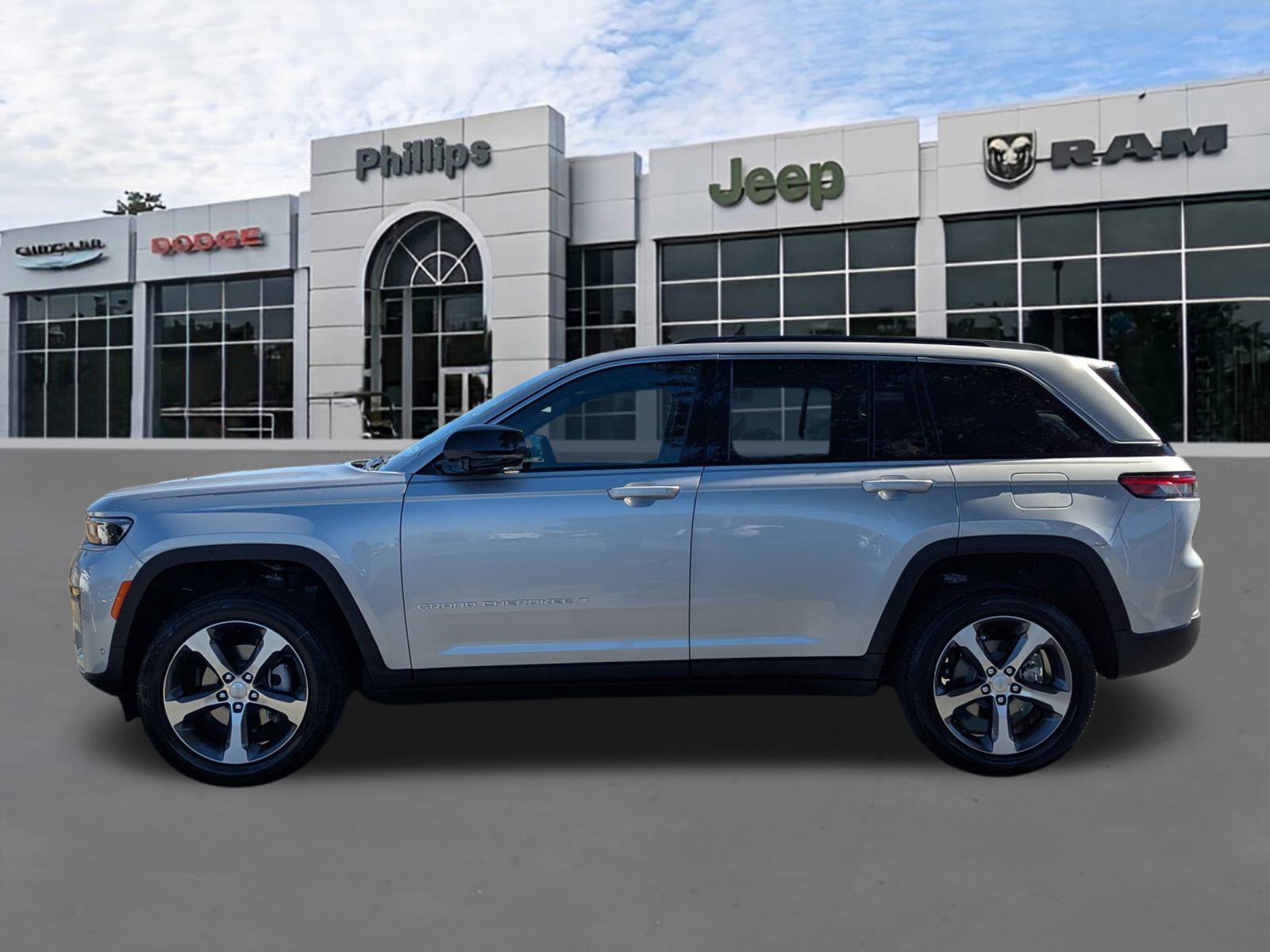 New 2026 Jeep Grand Cherokee Limited w/ Luxury Tech Group II image 6
