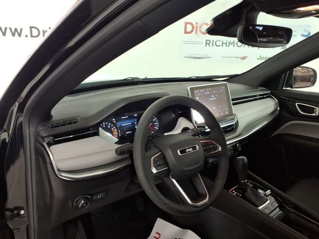 Used 2023 Jeep Compass Limited image 13