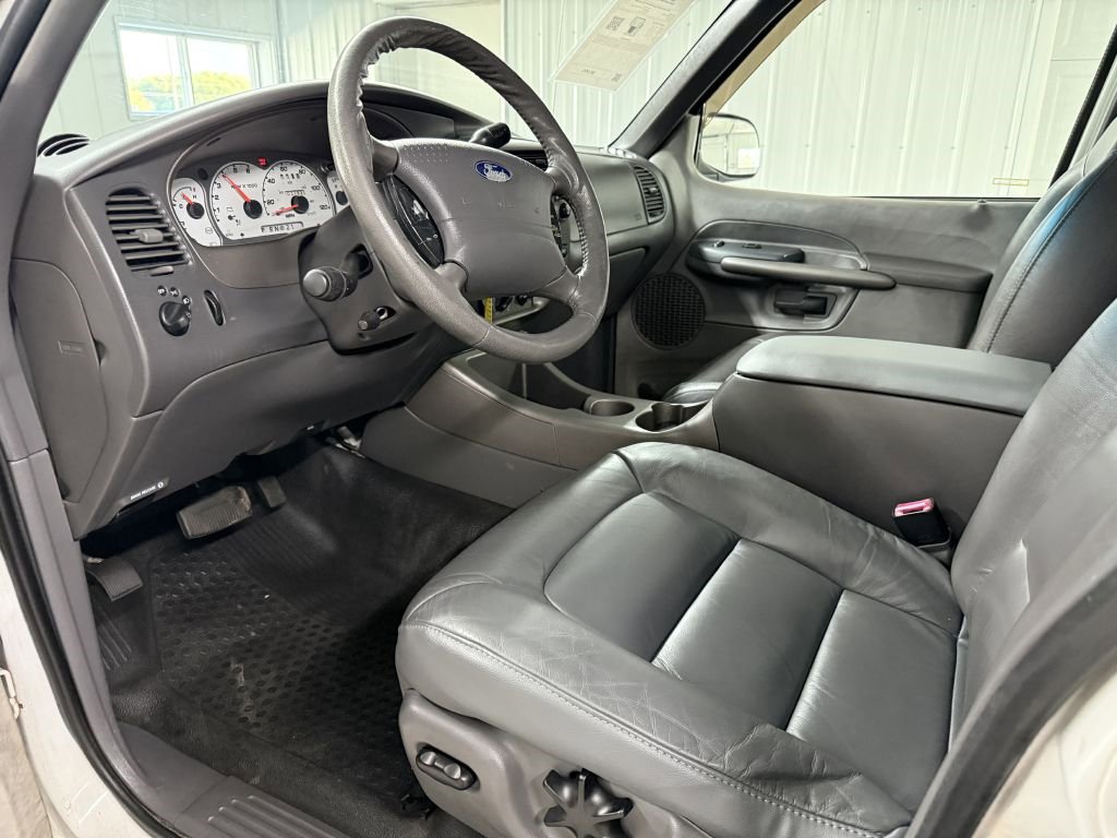 Used 2001 Ford Explorer Sport Trac 4x4 image 11