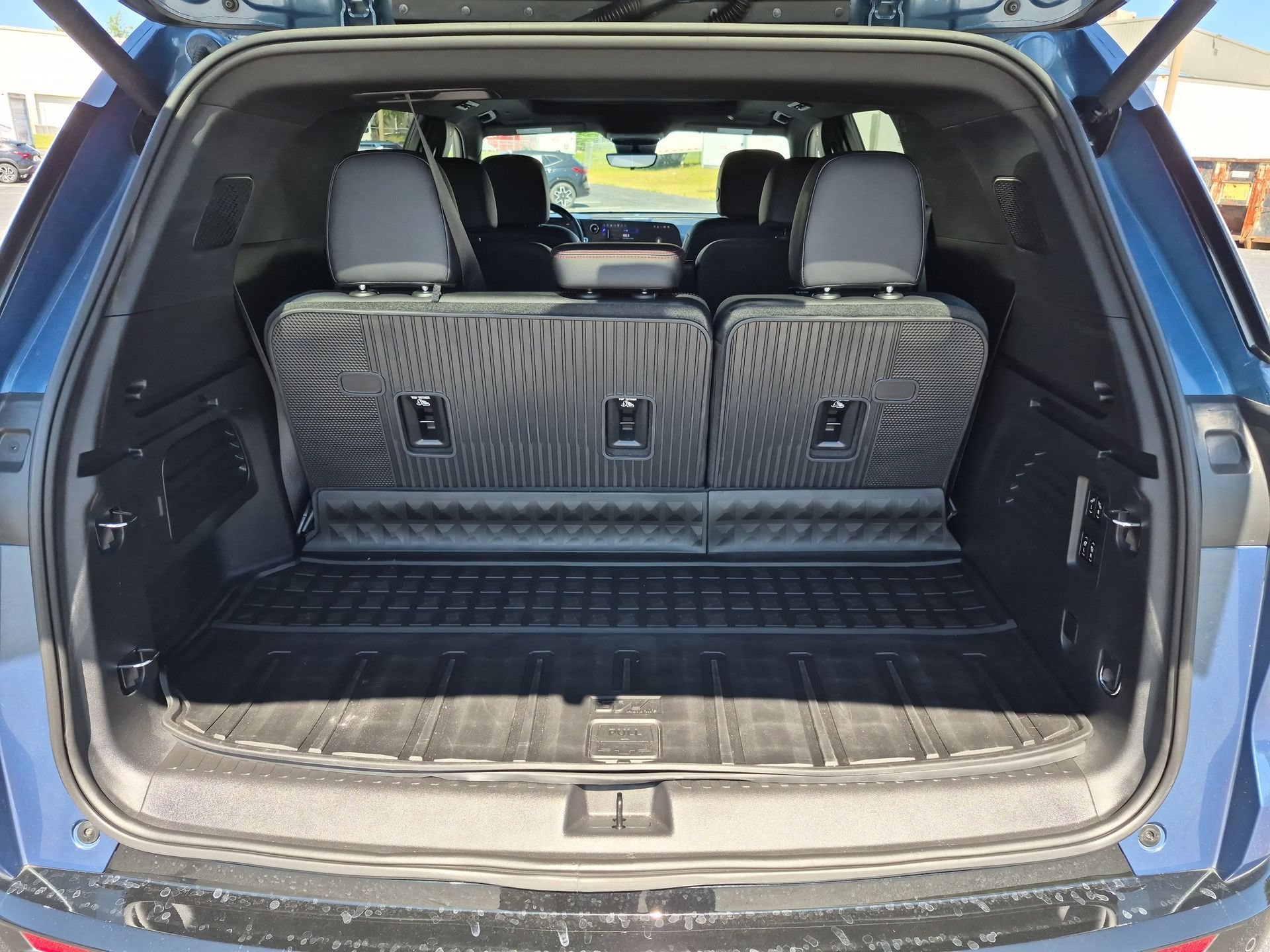 Certified 2026 Chevrolet Traverse RS w/ LPO, Floor Liner Package AWD/4WD image 27