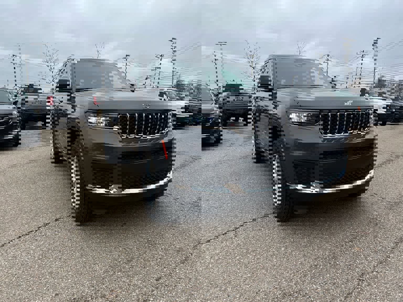 Certified 2024 Jeep Grand Cherokee L Laredo image 7