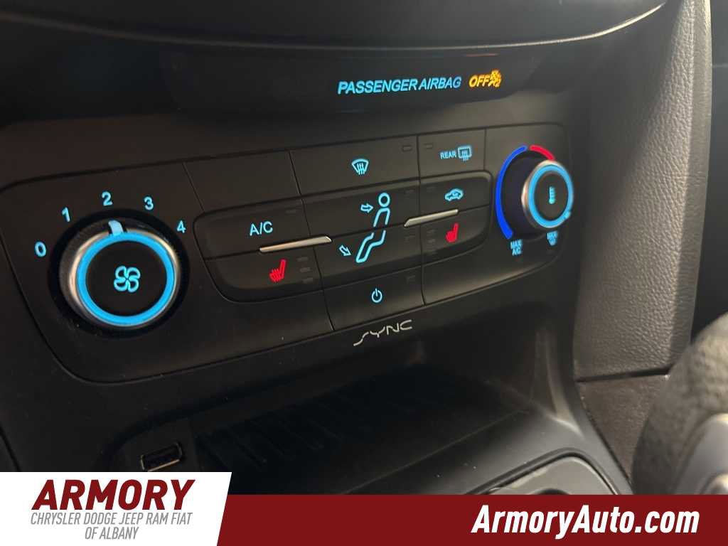 Used 2017 Ford Focus SE w/ Cold Weather Package image 19