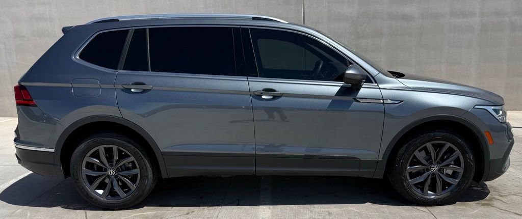 Used 2022 Volkswagen Tiguan SE FWD image 3