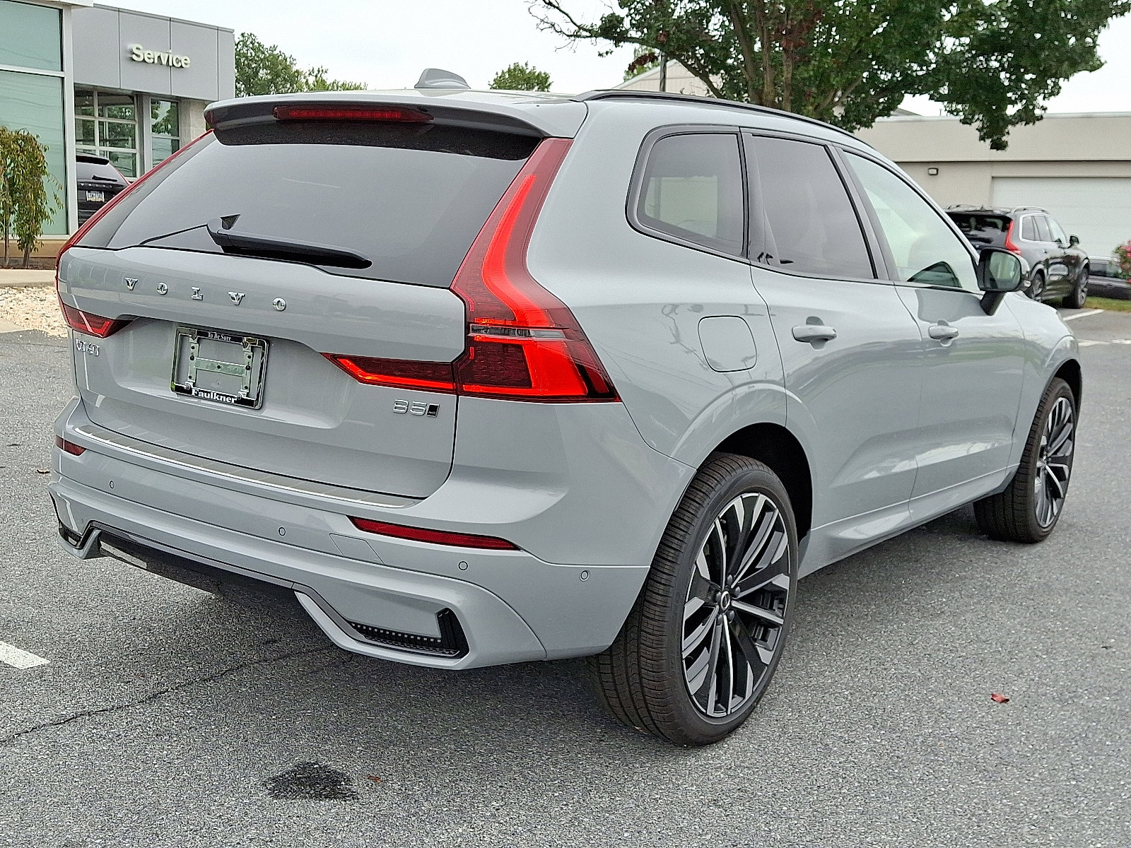 New 2026 Volvo XC60 B5 Ultra w/ Protection Package Premier image 4