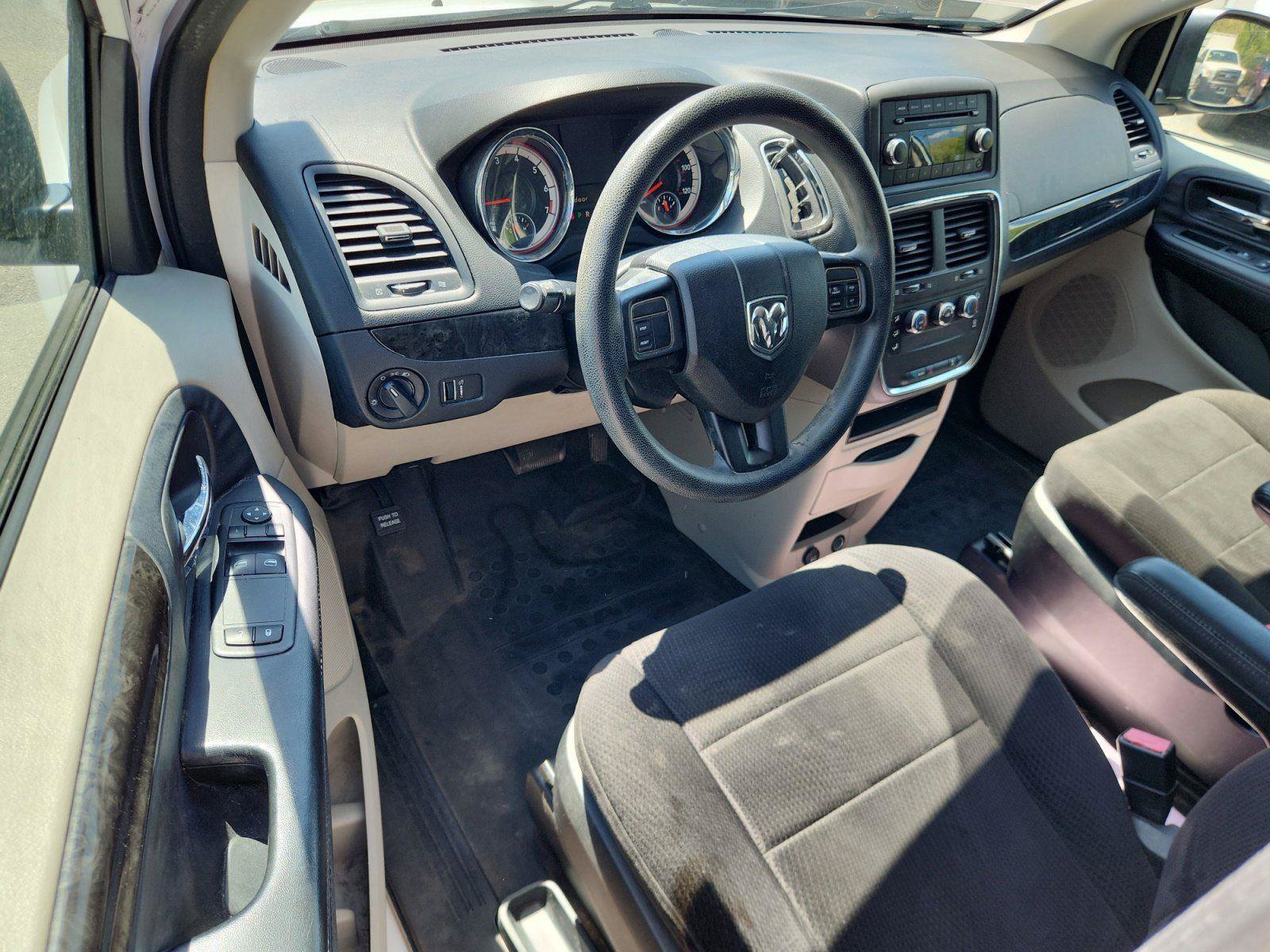 Used 2013 RAM C/V Tradesman FWD image 16
