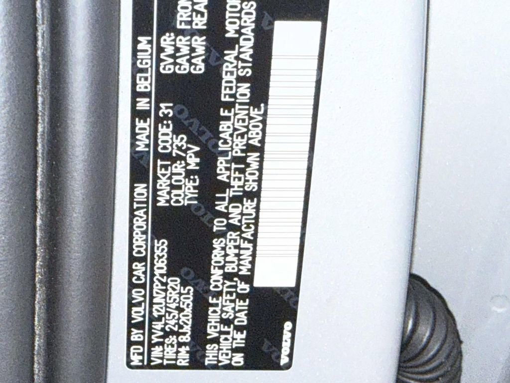 Used 2023 Volvo XC40 B5 Plus w/ Protection Package Premier image 31