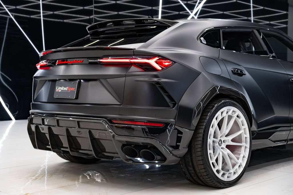 Used 2021 Lamborghini Urus AWD/4WD image 13