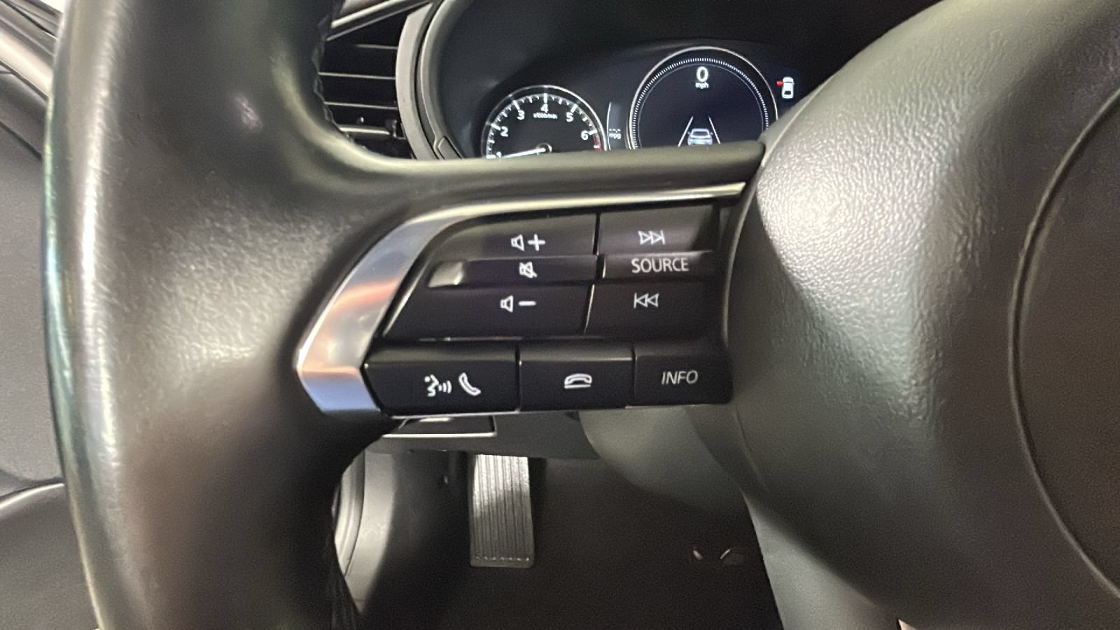 Used 2024 MAZDA MAZDA3 s FWD image 19
